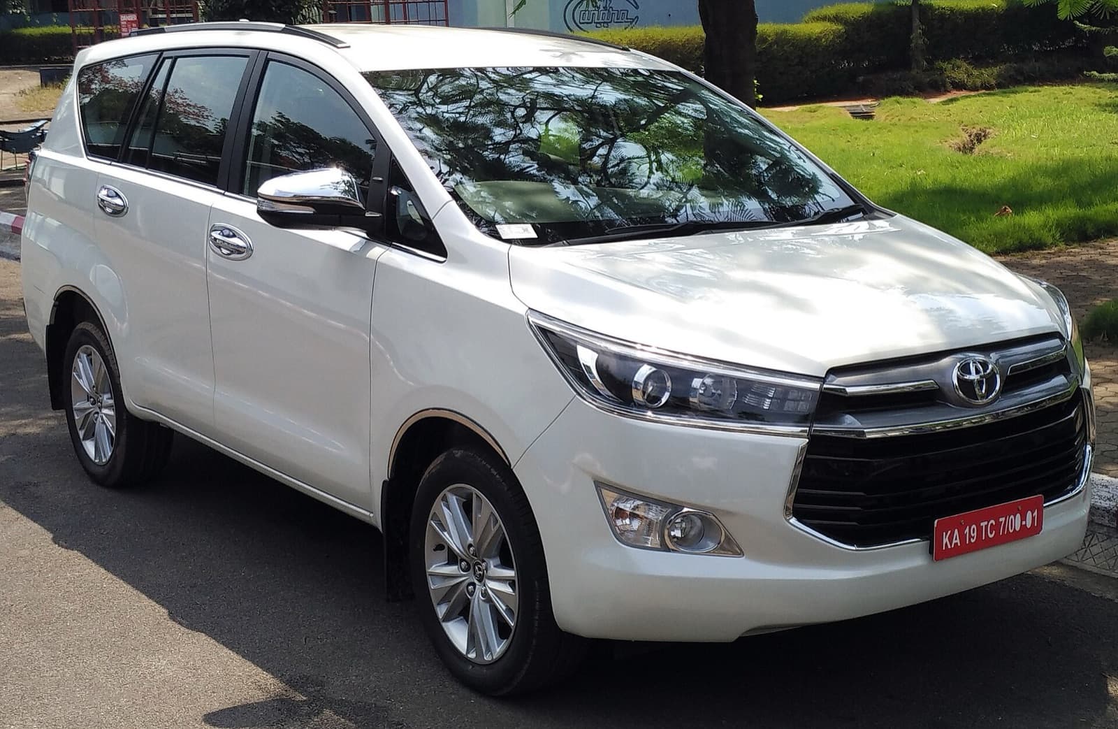 2020 Toyota Innova Crysta